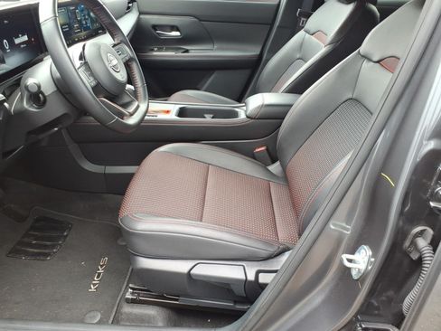Used 2026 Nissan Kicks SR w/ Cold Weather Package AWD/4WD image 12