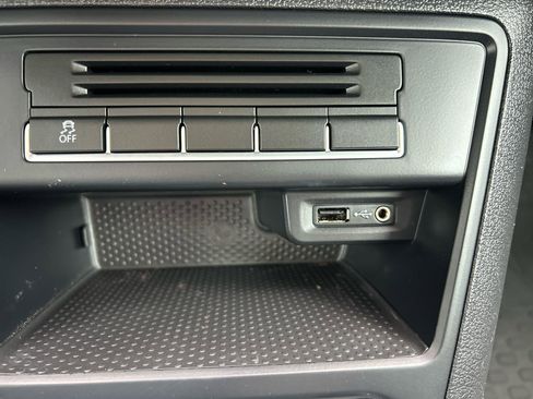 Used 2016 Volkswagen Tiguan SE image 20