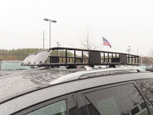 Used 2019 Nissan Pathfinder SV image 10