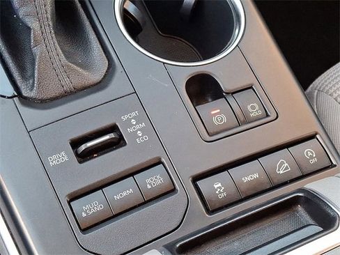 Certified 2022 Toyota Highlander LE image 27