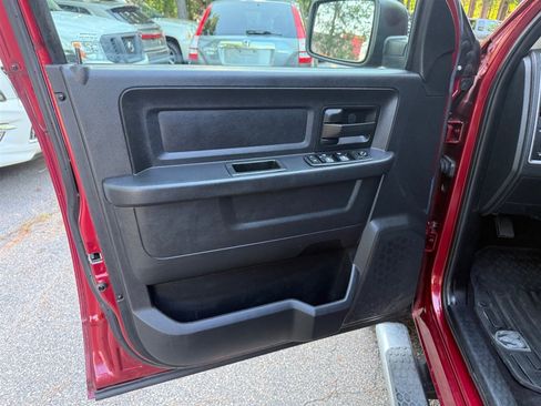 Used 2015 RAM 1500 Express AWD/4WD image 11