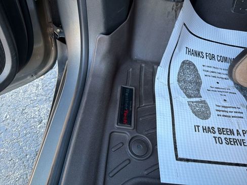 Used 2018 Chevrolet Traverse LT image 30