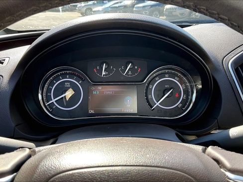 Used 2017 Buick Regal Sport Touring FWD image 21
