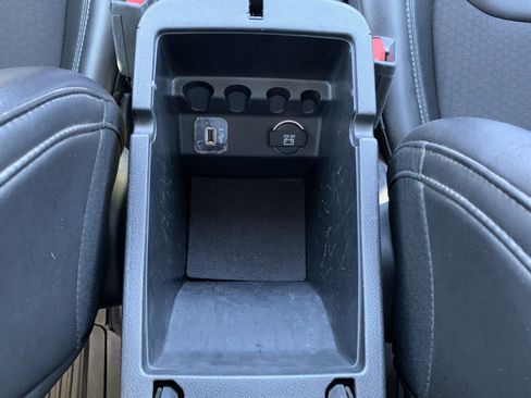 Used 2019 Jeep Cherokee Latitude Plus image 28