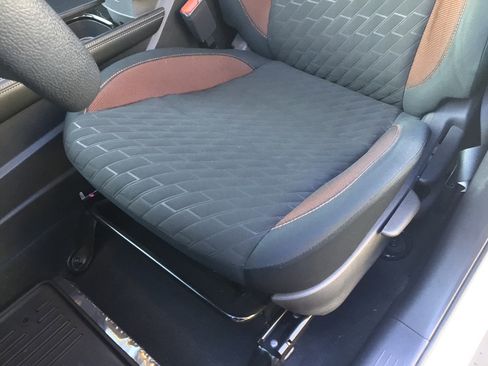 Used 2023 Nissan Kicks SR image 10