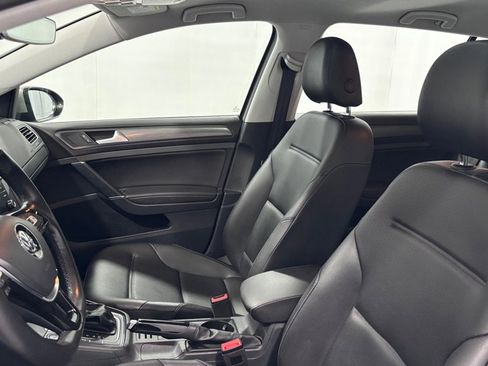 Used 2019 Volkswagen Golf SE w/ Driver Assistance Package image 12