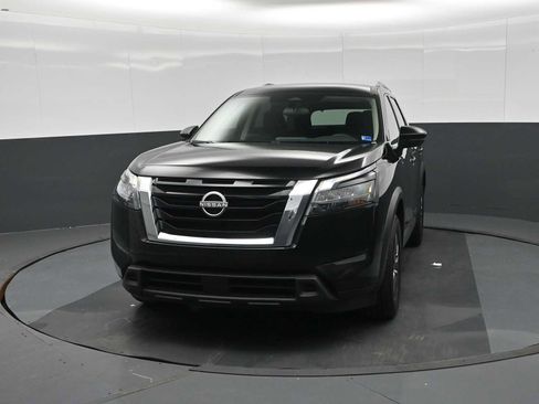 Used 2025 Nissan Pathfinder SV AWD/4WD image 5