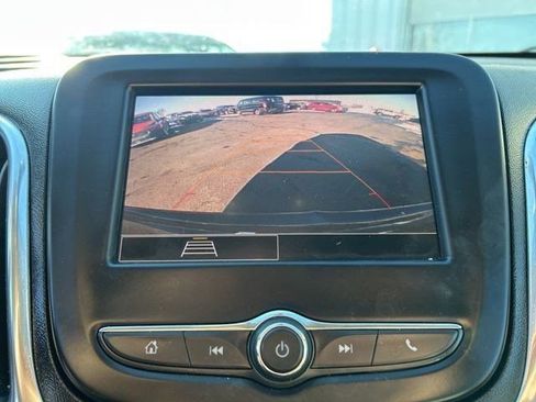 Used 2022 Chevrolet Equinox LS w/ LS Convenience Package image 27