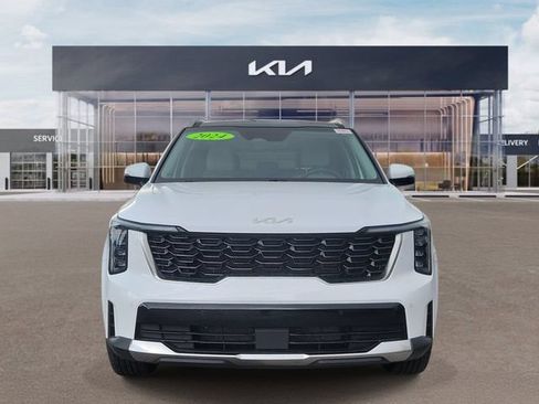 Used 2024 Kia Sorento S w/ Panoramic Sunroof Package FWD image 2