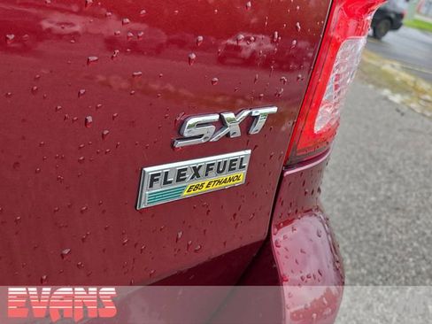 Used 2018 Dodge Grand Caravan SXT FWD image 3