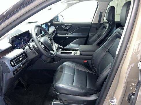 New 2025 Lincoln Aviator Reserve image 9