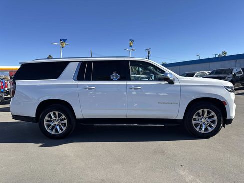 Used 2023 Chevrolet Suburban Premier image 4