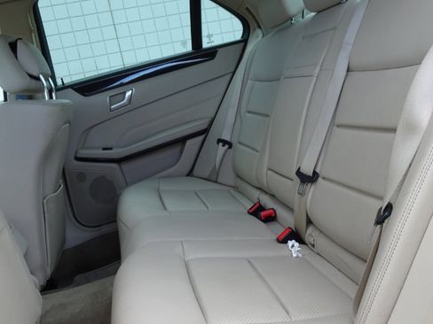 Used 2016 Mercedes-Benz E 350 4MATIC Sedan image 11