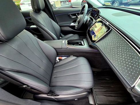 Used 2025 Mercedes-Benz E 350 4MATIC Sedan image 22