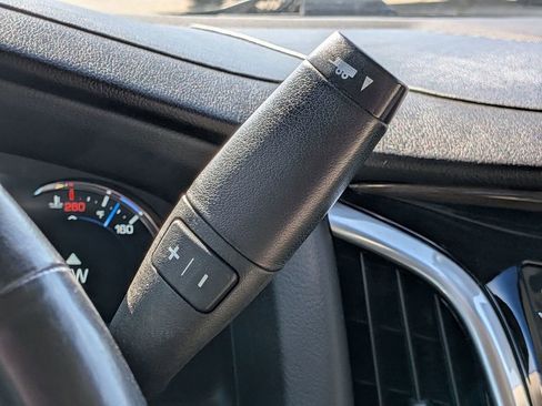 Used 2020 Cadillac Escalade Luxury AWD/4WD image 12