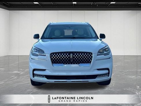 Certified 2023 Lincoln Aviator Black Label w/ Class IV Trailer Tow Package AWD/4WD image 8