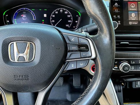 Used 2018 Honda Accord Touring image 11