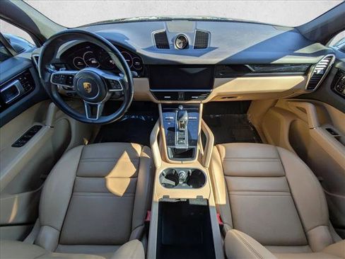 Used 2021 Porsche Cayenne image 24