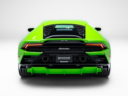 Used 2022 Lamborghini Huracan EVO RWD image 28