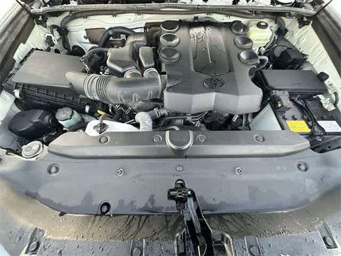 Used 2021 Toyota 4Runner SR5 Premium image 28