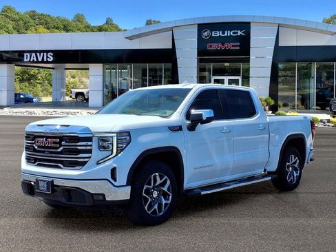 Used 2022 GMC Sierra 1500 SLT w/ SLT Premium Plus Package AWD/4WD image 3
