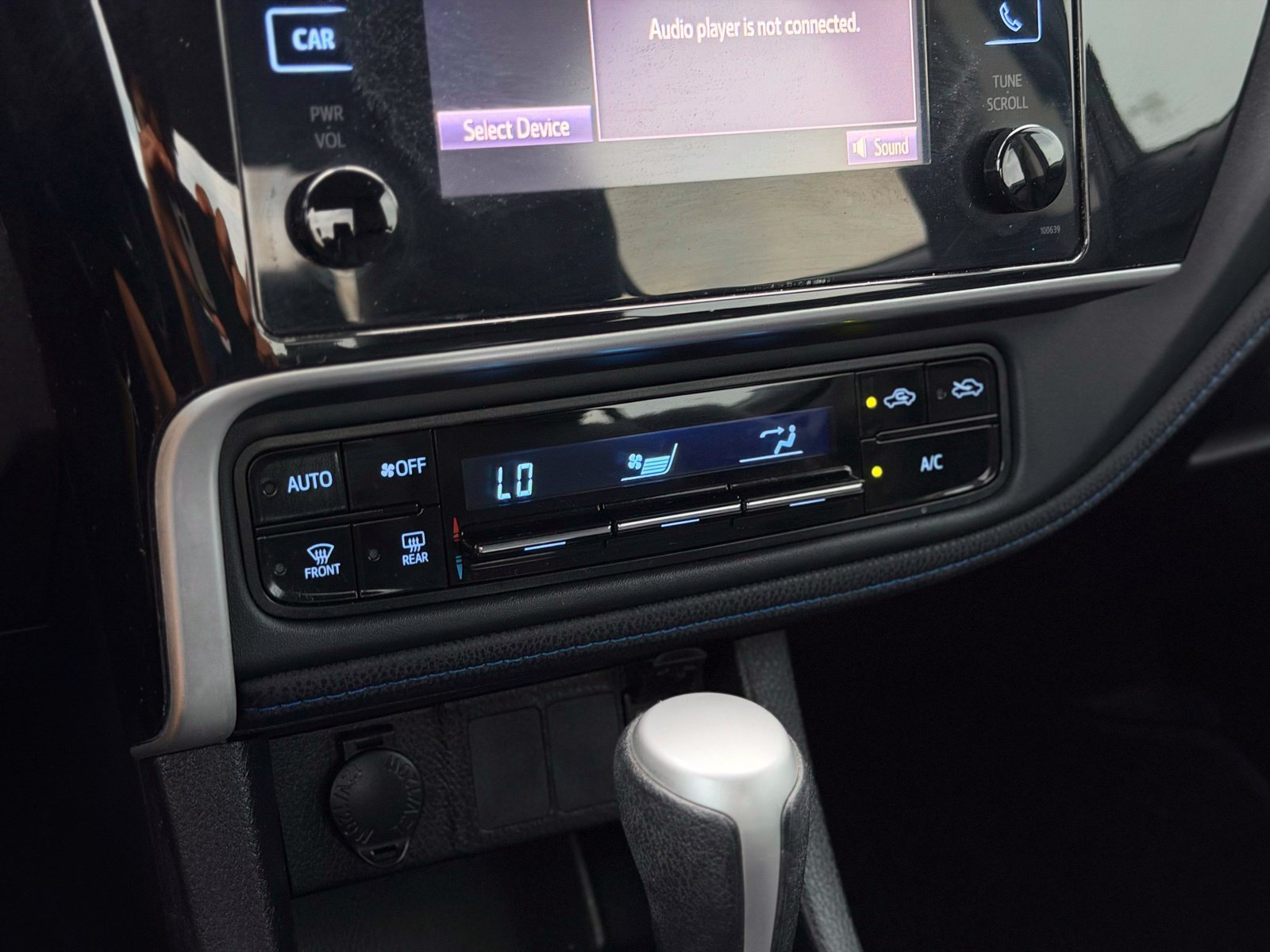 Used 2018 Toyota Corolla SE FWD image 38