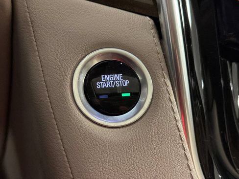 Used 2019 Cadillac Escalade Premium Luxury RWD image 44