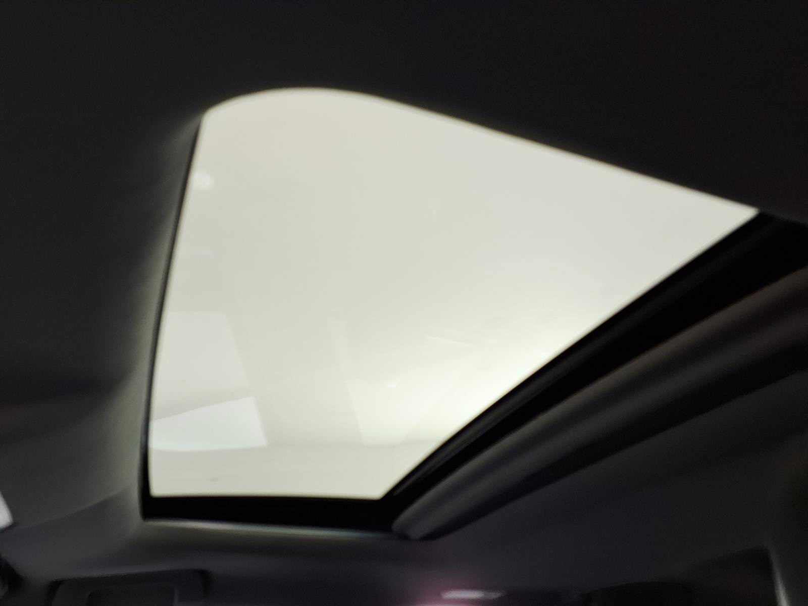 Used 2019 Toyota Highlander XLE FWD image 12