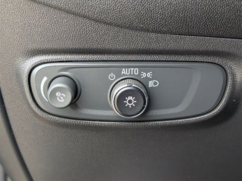 Used 2023 Chevrolet Equinox LT image 24