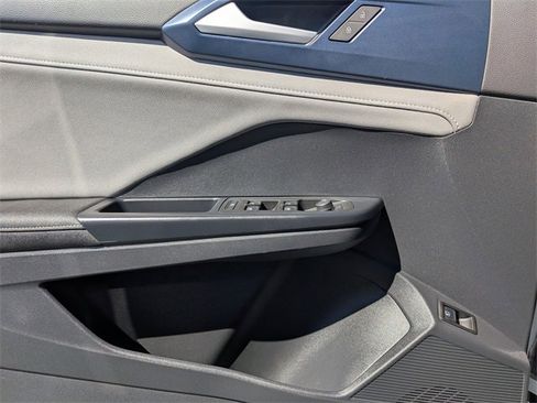 Certified 2024 Volkswagen Taos SE image 26