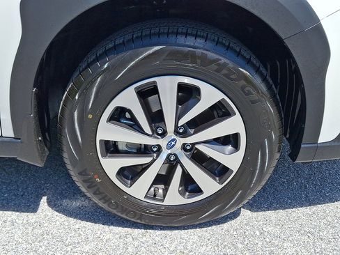 Certified 2025 Subaru Outback Premium AWD/4WD image 8