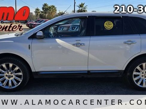 Used 2012 Lincoln MKX FWD image 2