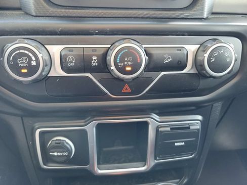 Used 2020 Jeep Wrangler Unlimited Sport AWD/4WD image 16