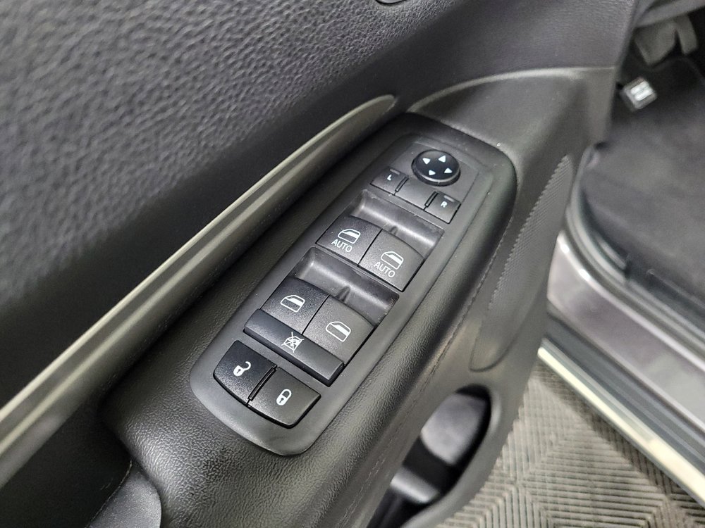 Used 2019 Dodge Durango SXT w/ Trailer Tow Group IV RWD image 27