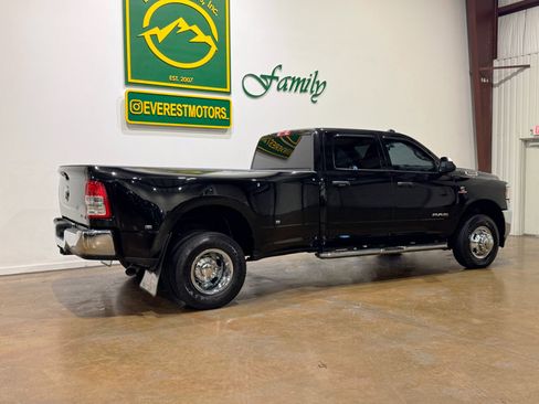 Used 2020 RAM 3500 Tradesman w/ Chrome Appearance Group image 8