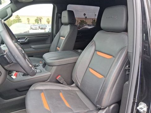 Used 2025 GMC Sierra 1500 AT4 w/ AT4 Premium Package AWD/4WD image 14