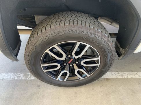 Certified 2026 GMC Sierra 1500 AT4 w/ Technology Package AWD/4WD image 12