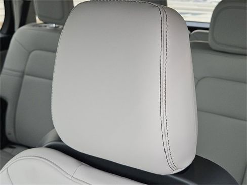 New 2026 Lincoln Aviator Premiere image 14