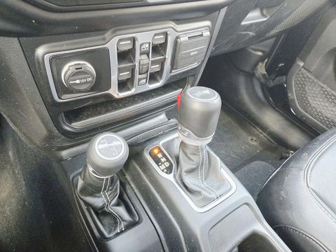 Used 2023 Jeep Wrangler Unlimited Sahara w/ Cold Weather Group AWD/4WD image 37
