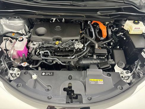 Used 2025 Toyota Sienna Platinum AWD/4WD image 34