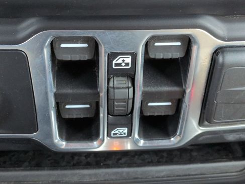 Used 2021 Jeep Wrangler Unlimited Sport AWD/4WD image 21