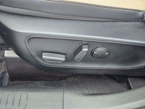 Used 2022 Ford Escape Titanium image 23