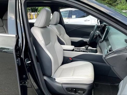 Used 2023 Lexus RX 350 w/ Accessory Package (2T) AWD/4WD image 29