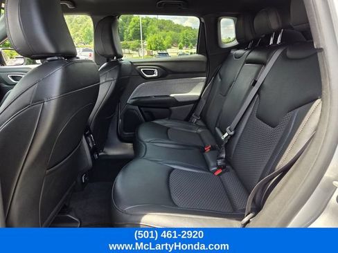 Used 2024 Jeep Compass Latitude AWD/4WD image 10