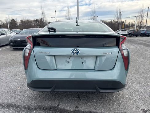 Used 2016 Toyota Prius Three Touring image 5