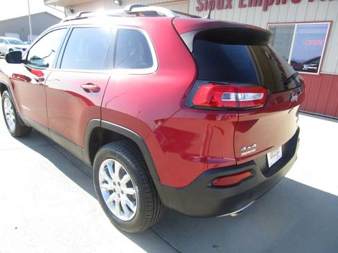 Used 2016 Jeep Cherokee Limited AWD/4WD image 9
