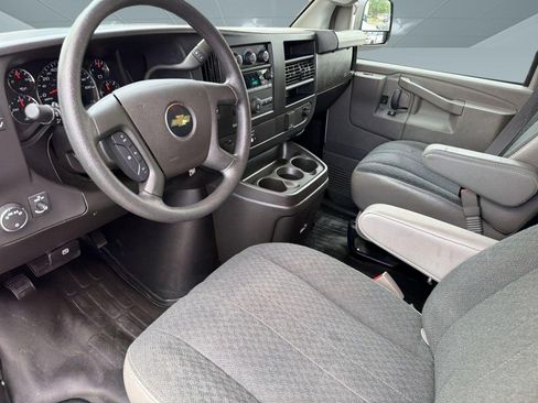 Certified 2025 Chevrolet Express 2500 w/ Driver Convenience Package RWD image 4