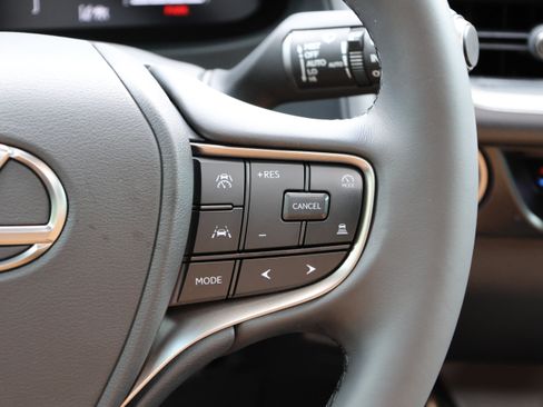 Used 2025 Lexus UX 300h FWD image 20