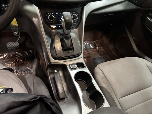 Used 2015 Ford Escape SE image 26