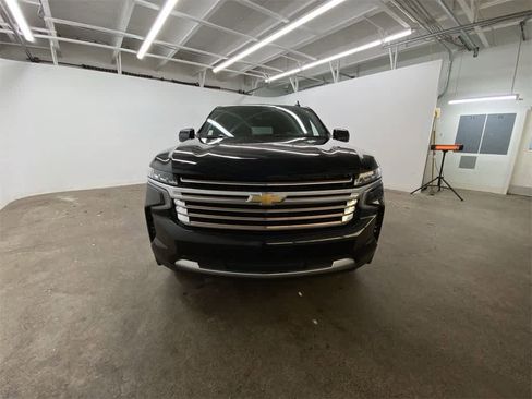 Used 2024 Chevrolet Tahoe High Country w/ Premium Package image 9